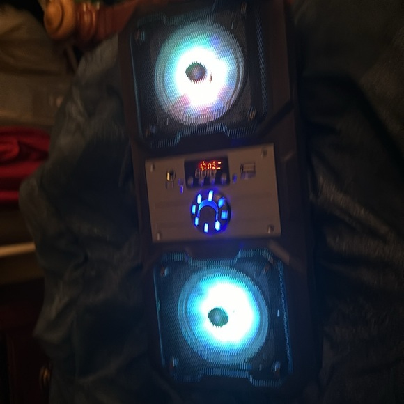 Coby Bluetooth Speaker - Picture 5 of 5